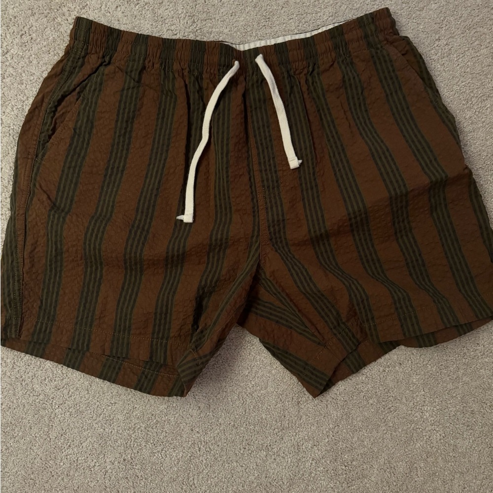 J.Crew 6" dock short in stretch seersucker L